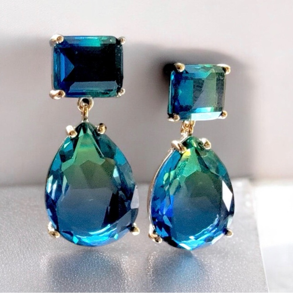 2/$30🌵 Shimmering Ocean Water Gradient Blue Green Rhinestone Earrings Vtg Style